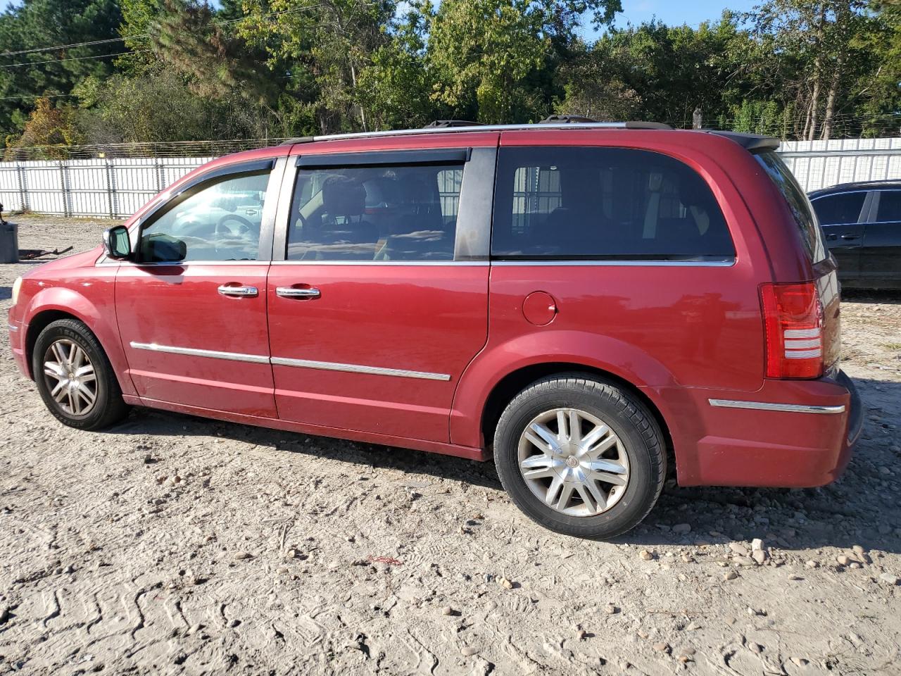 CHRYSLER TOWN & COUNTRY LIMITED