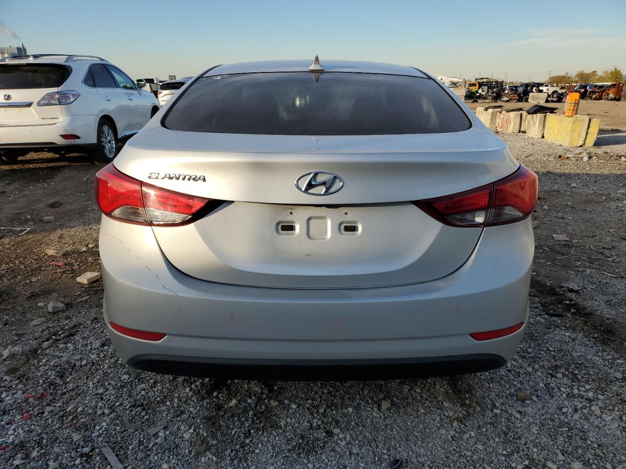 HYUNDAI ELANTRA SE