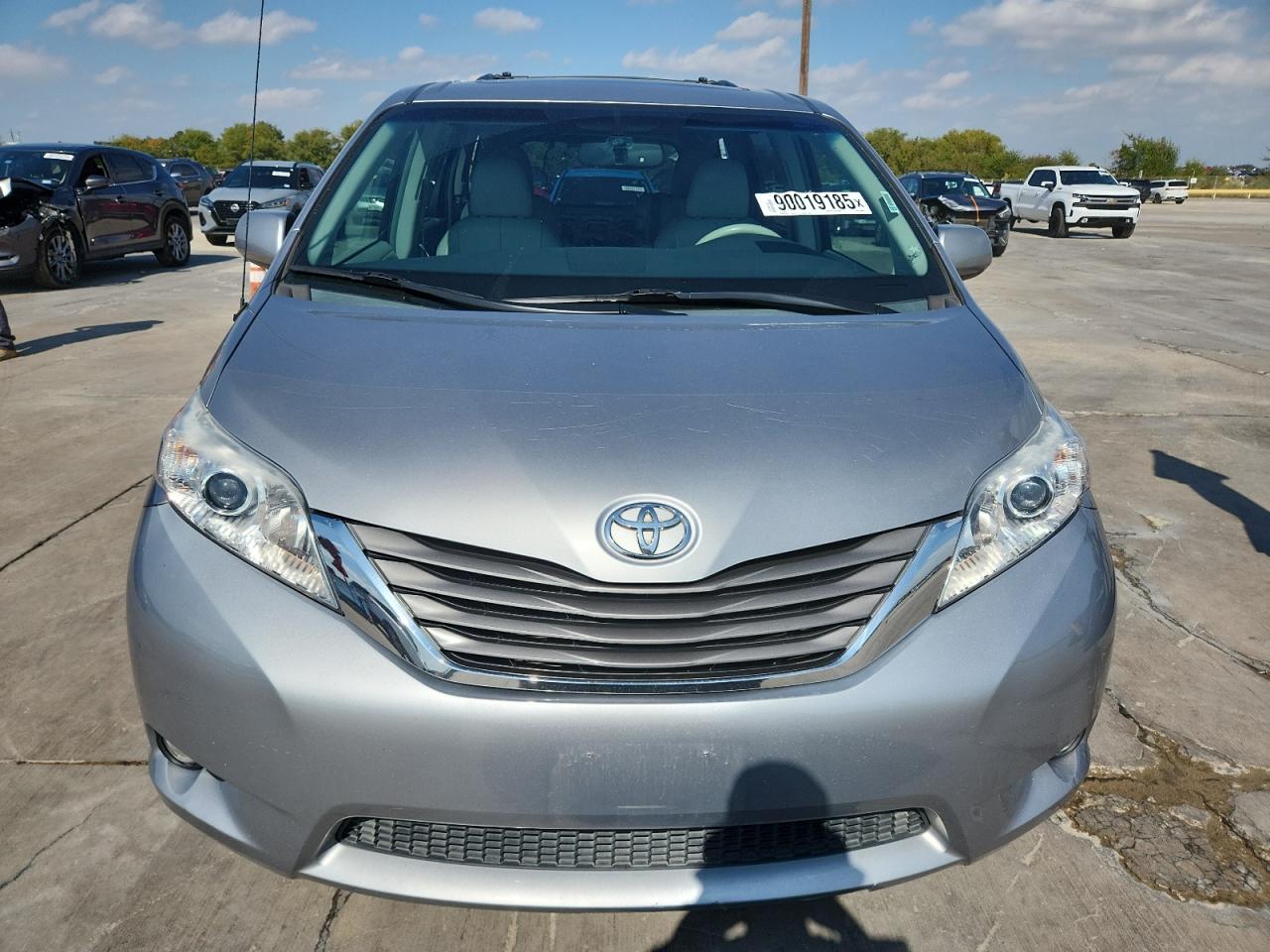 TOYOTA SIENNA XLE