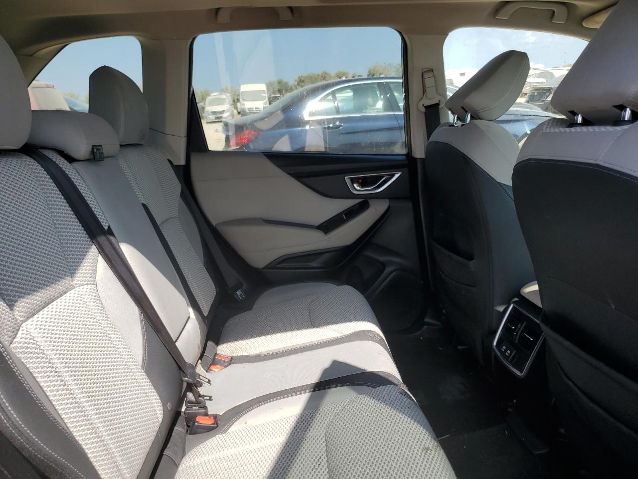 SUBARU FORESTER PREMIUM