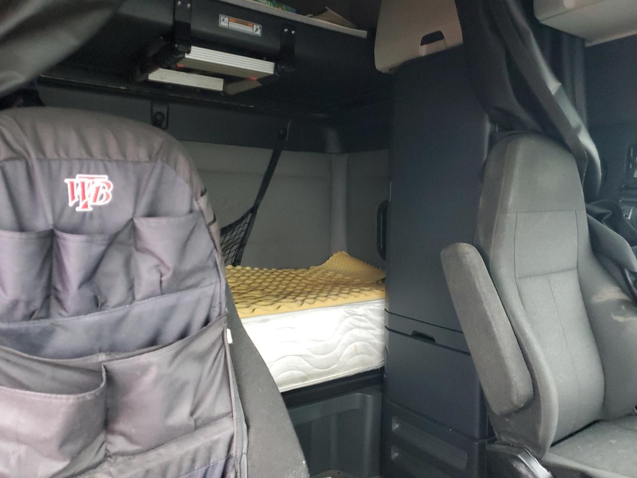 Lot #3315672771 2019 FREIGHTLINER CASCADIA 1