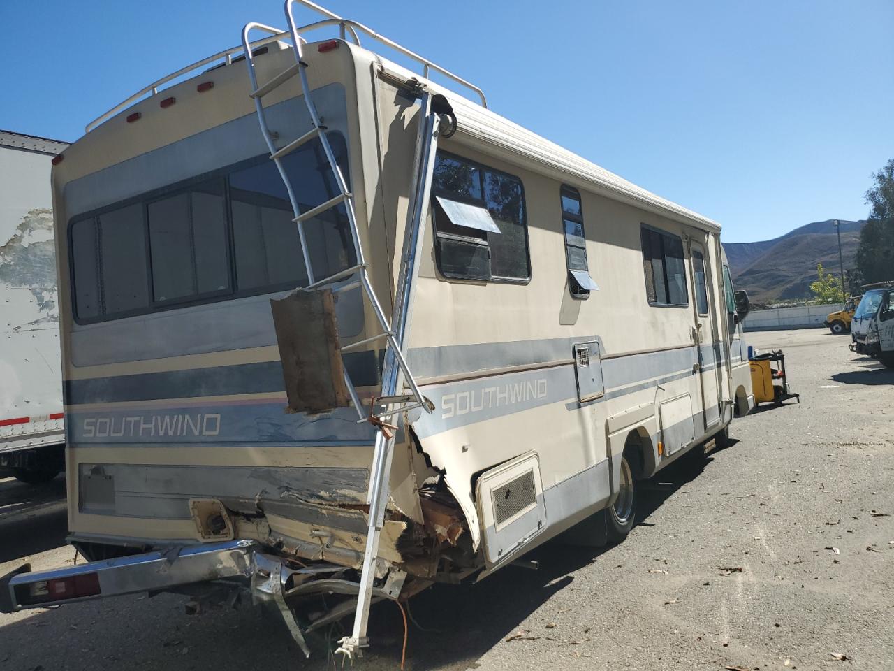 Lot #3286830220 1998 FLEETWOOD SOUTHWIND