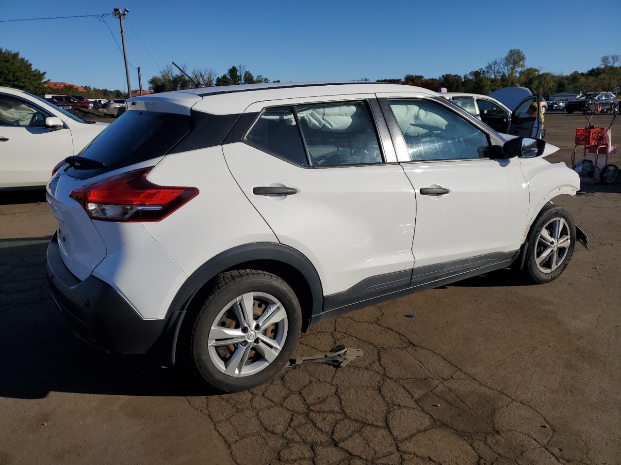 NISSAN KICKS S