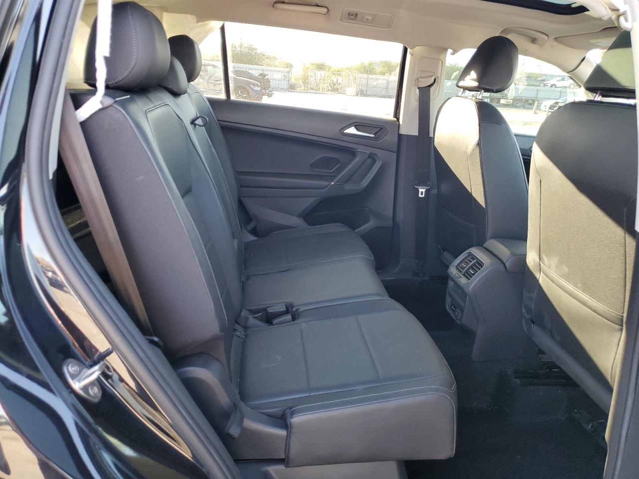 VOLKSWAGEN TIGUAN SE