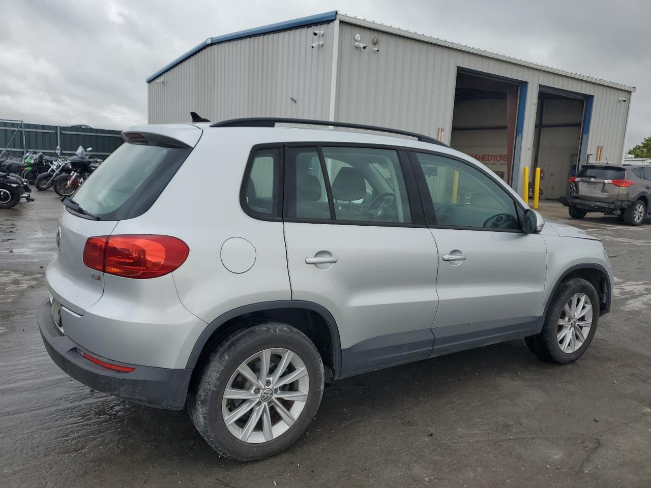 VOLKSWAGEN TIGUAN S