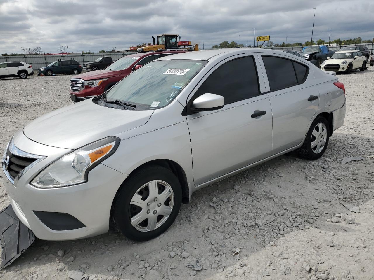 NISSAN VERSA S