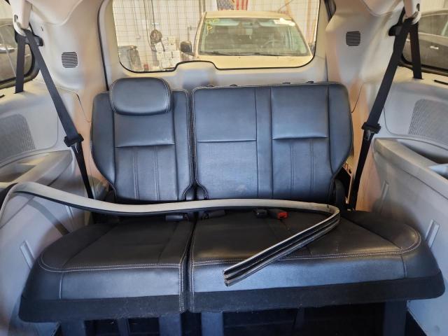 2010 CHRYSLER TOWN & COU - 2A4RR8DX4AR495033