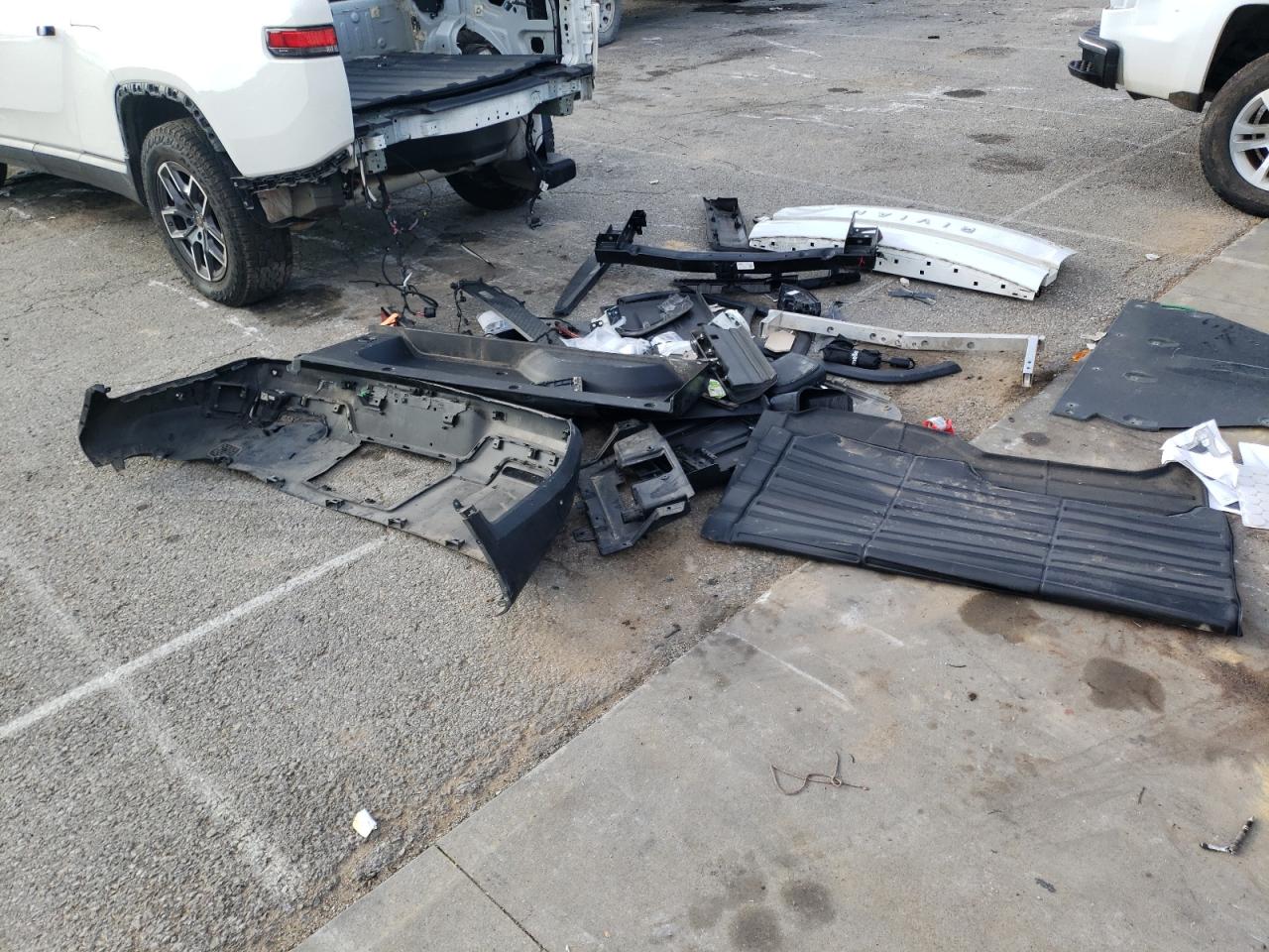 RIVIAN R1T LAUNCH EDITION