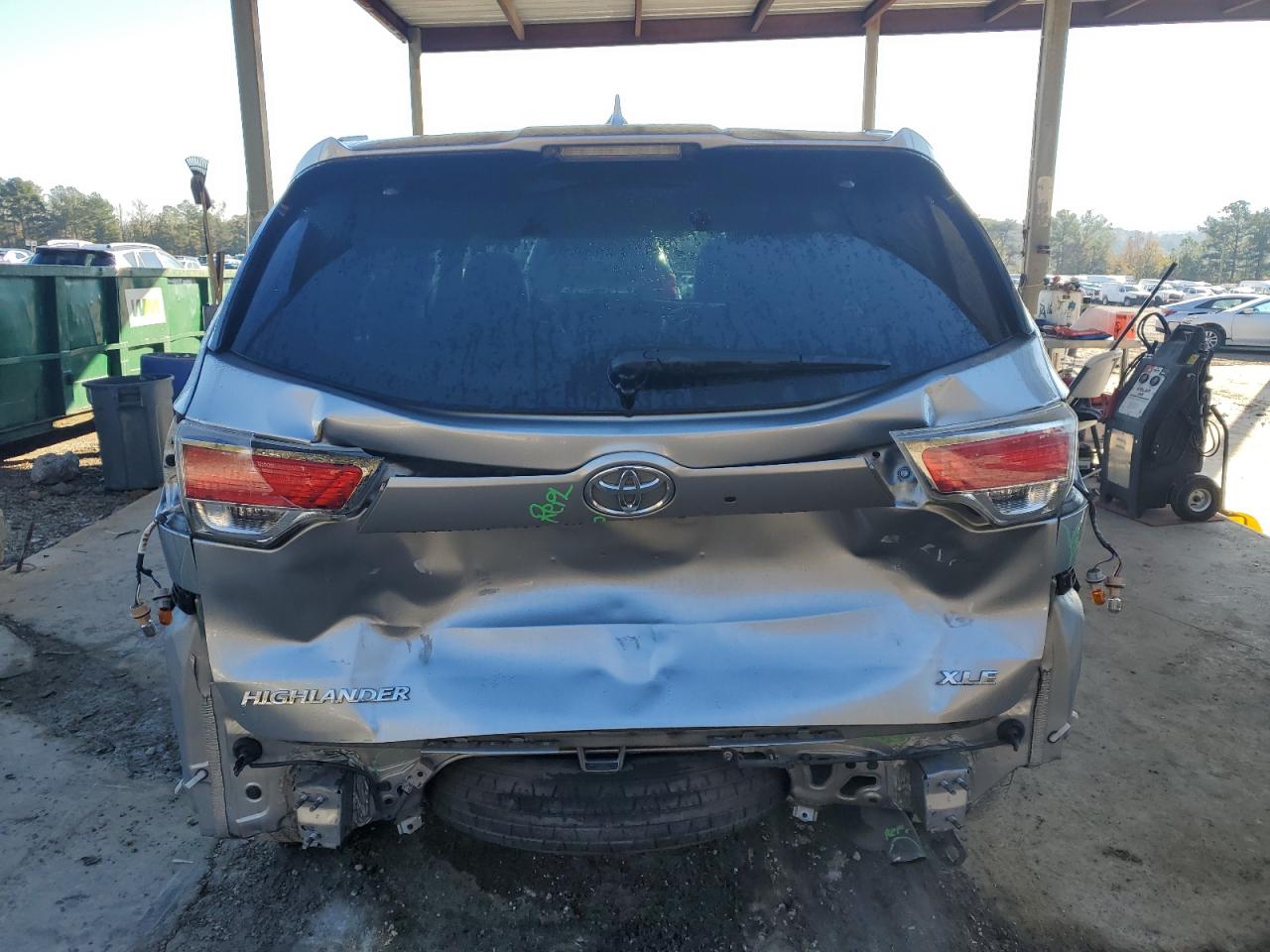 TOYOTA HIGHLANDER XLE