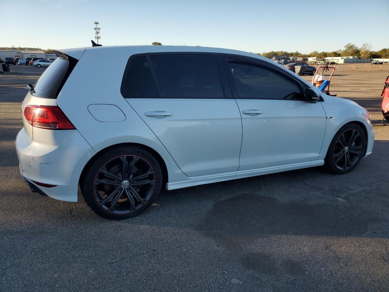 VOLKSWAGEN GOLF R
