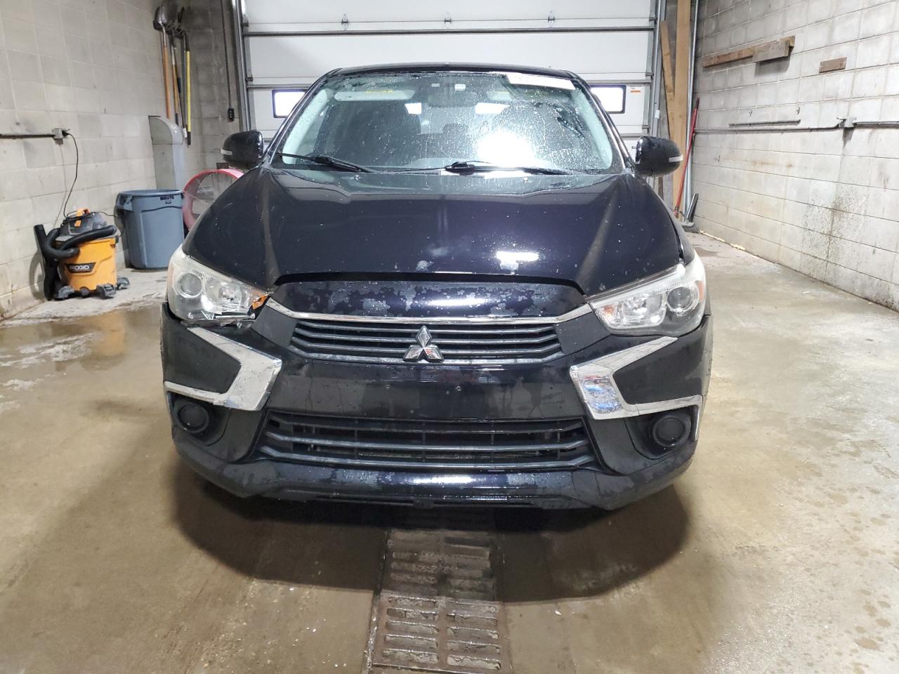 MITSUBISHI OUTLANDER ES