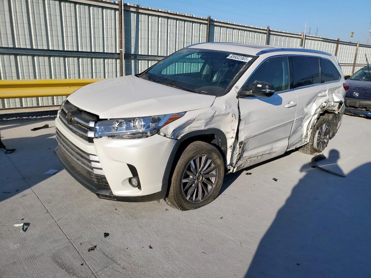 TOYOTA HIGHLANDER SE