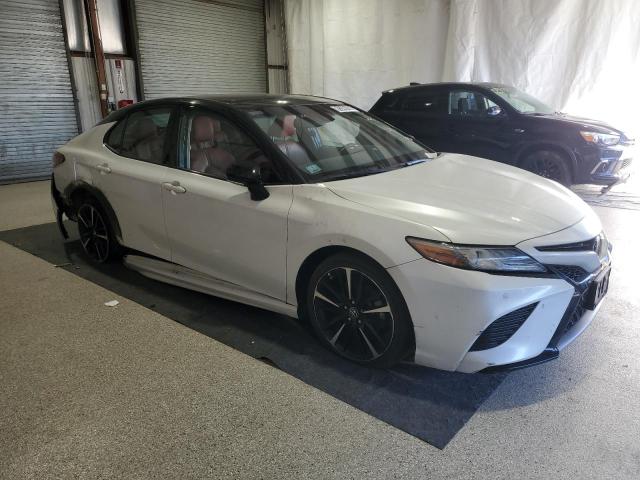 2018 TOYOTA CAMRY XSE 4T1B61HK9JU134045