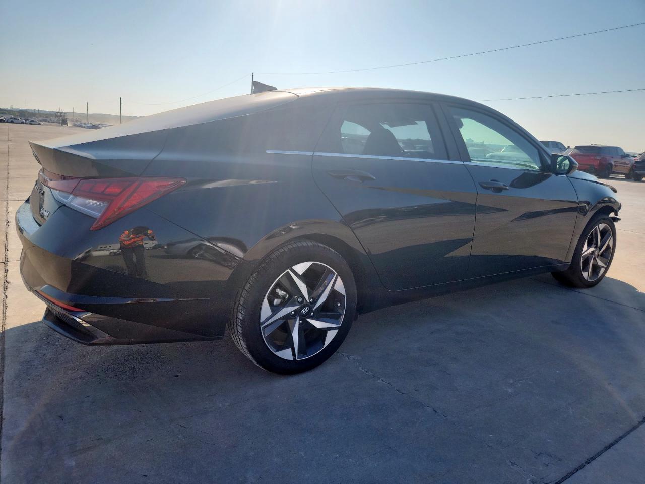 HYUNDAI ELANTRA LIMITED