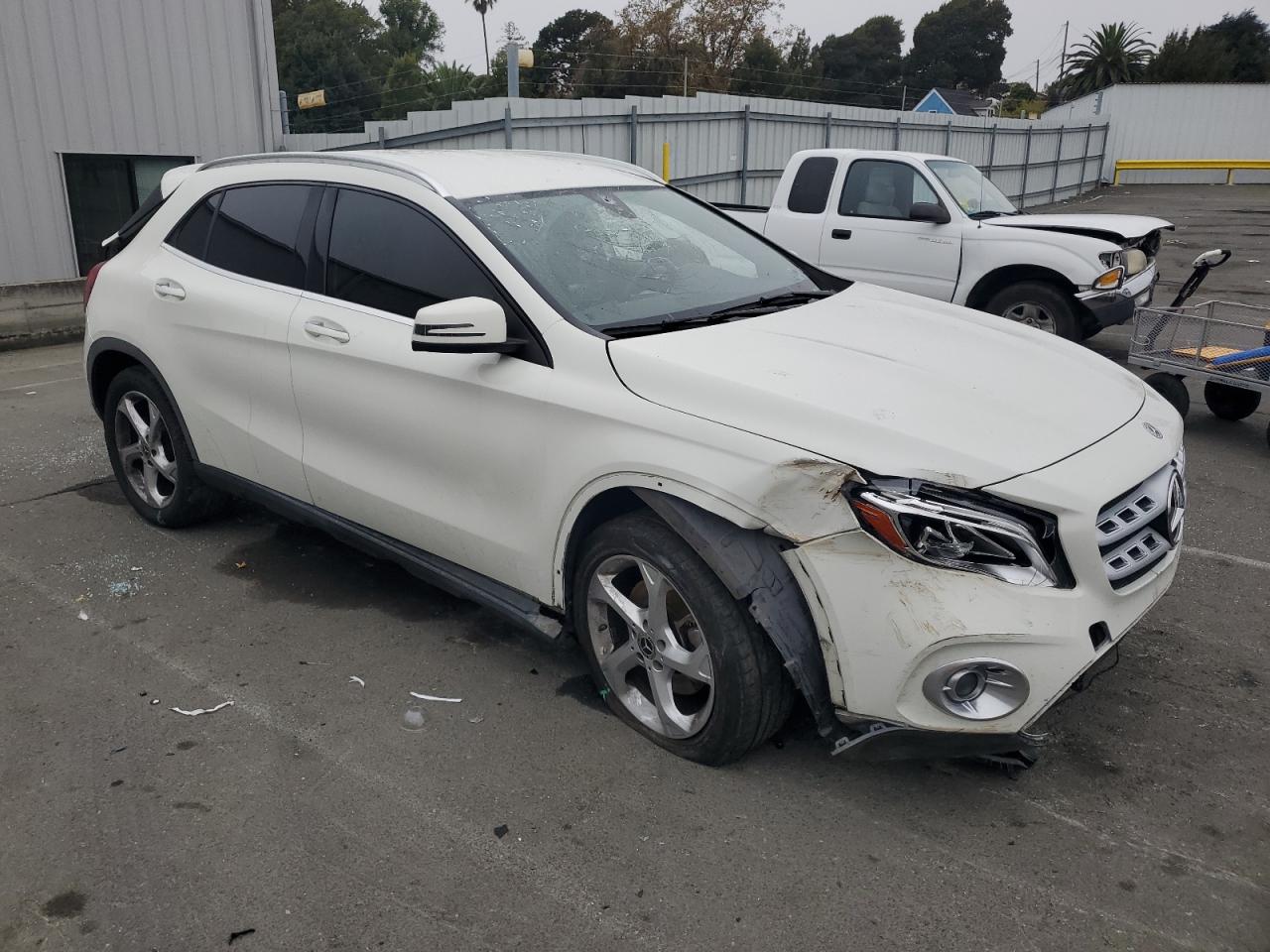 MERCEDES-BENZ GLA-CLASS 250 4MATIC