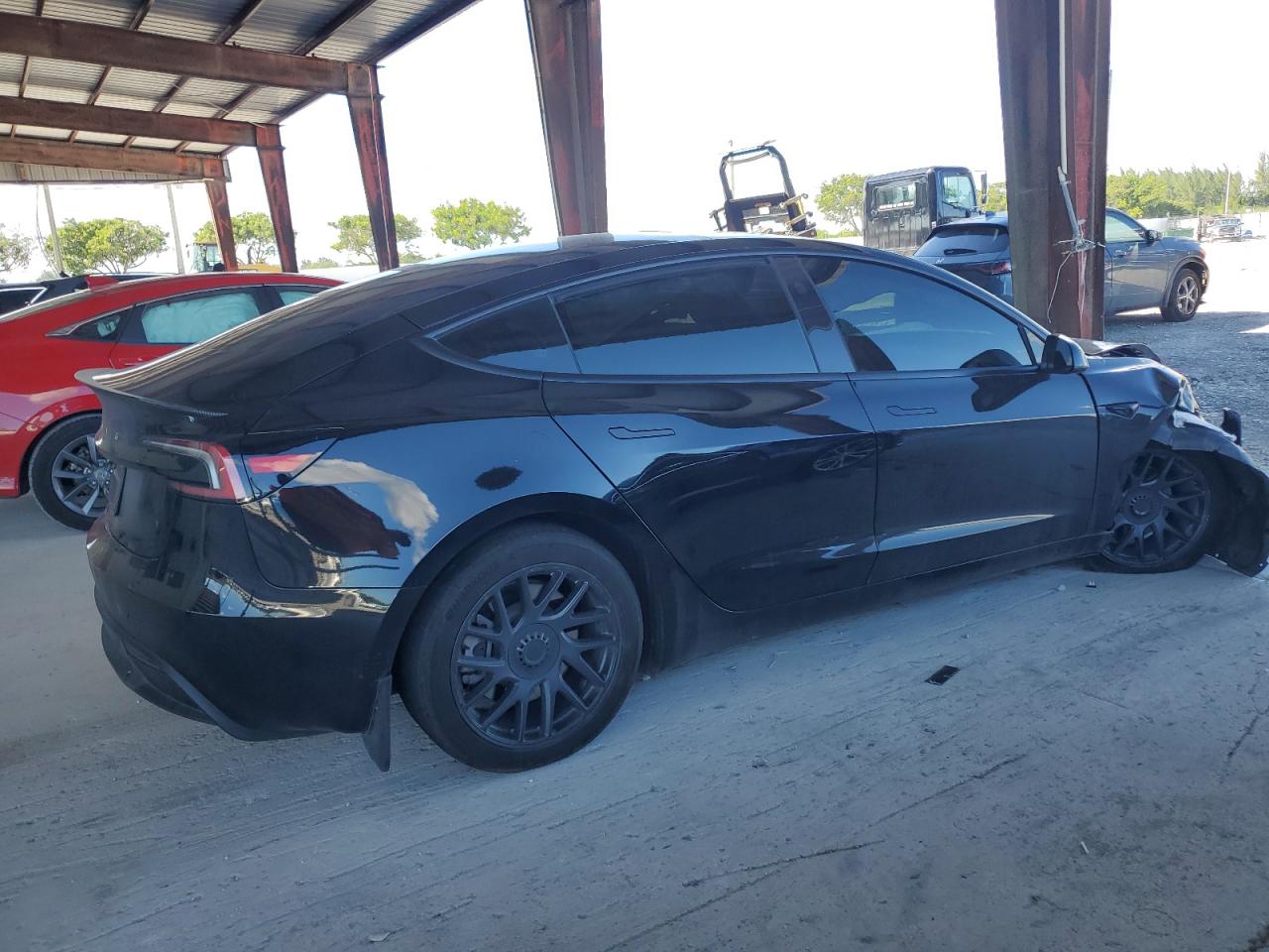 TESLA MODEL 3