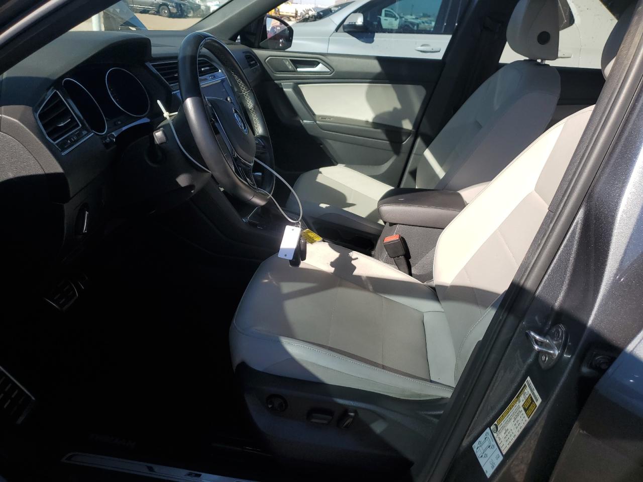 VOLKSWAGEN TIGUAN SE