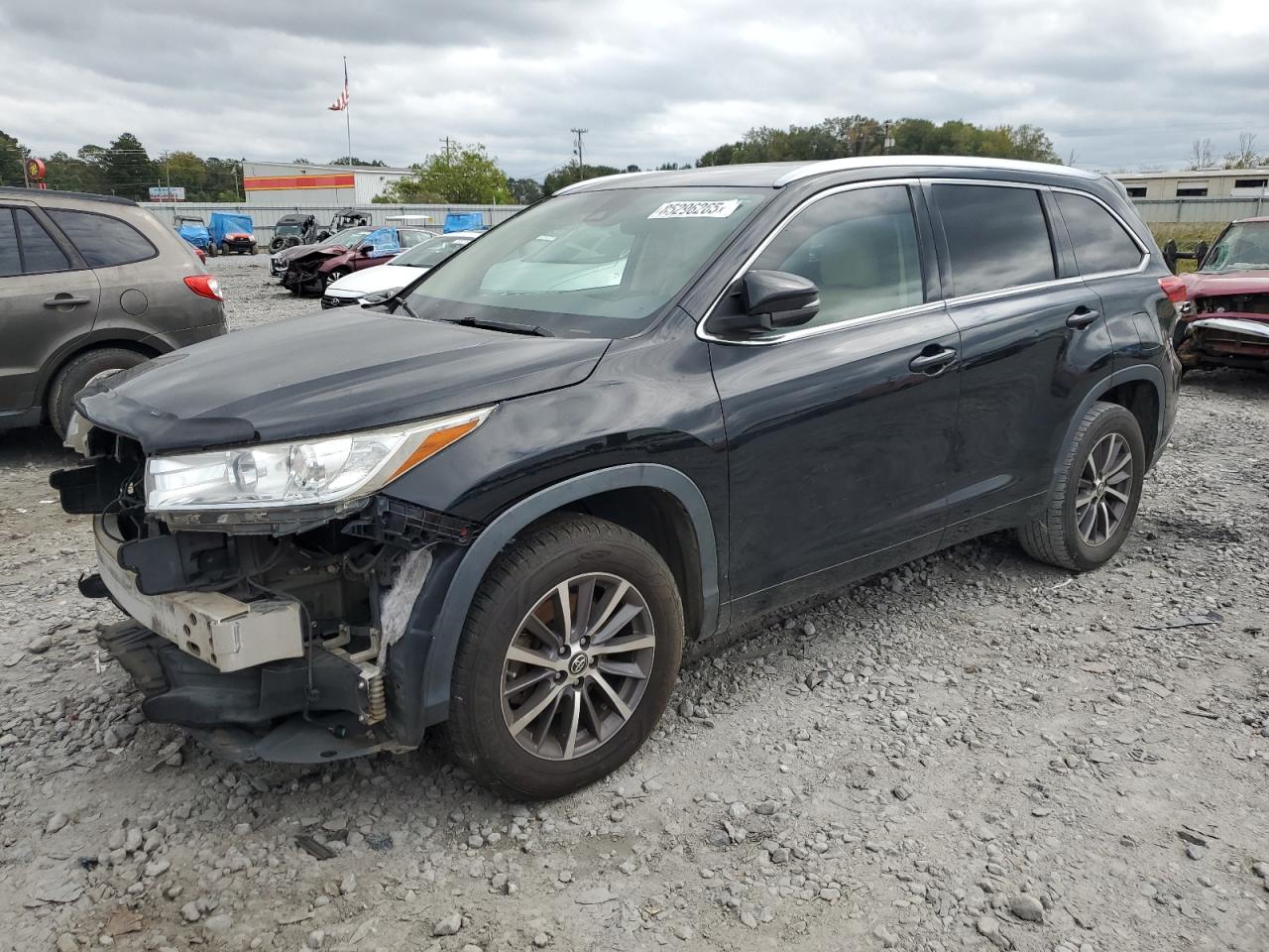 Lot #3301826334 2017 TOYOTA HIGHLANDER