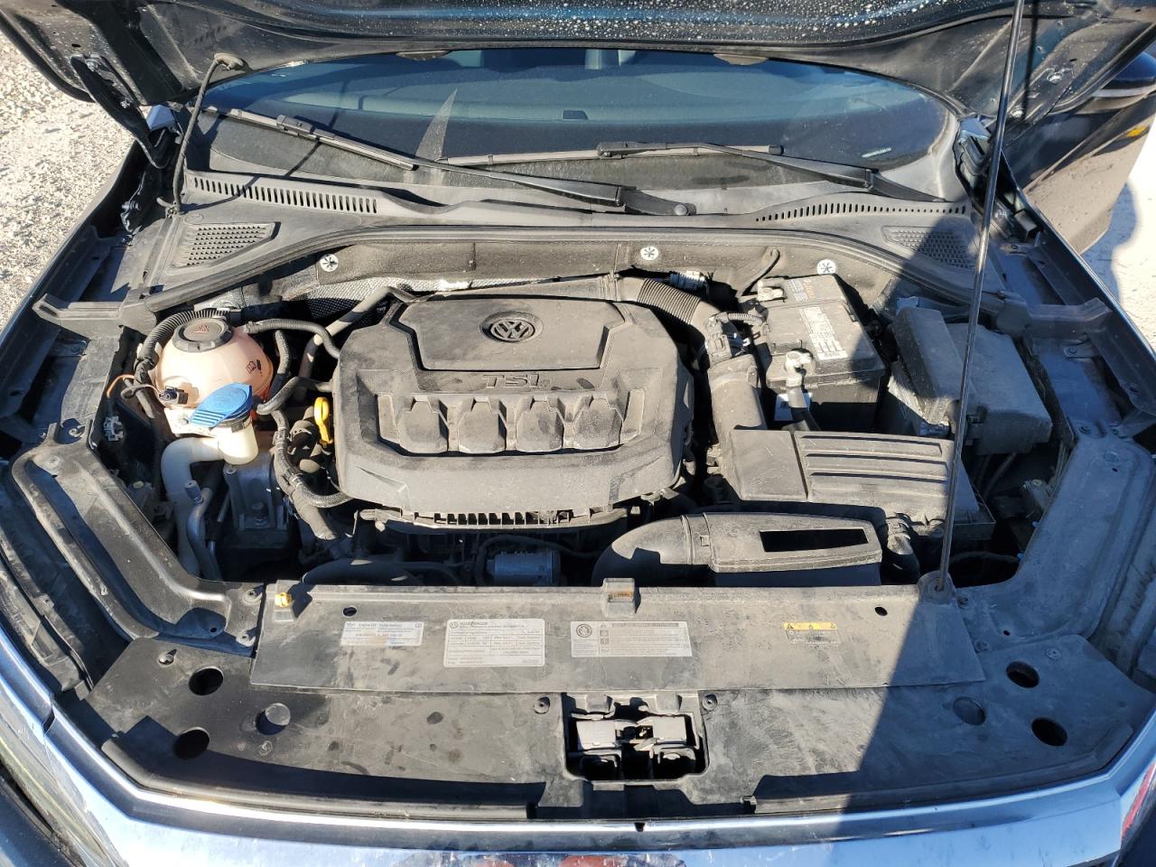 VOLKSWAGEN PASSAT SE