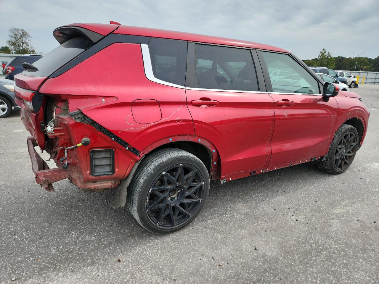 MITSUBISHI OUTLANDER ES