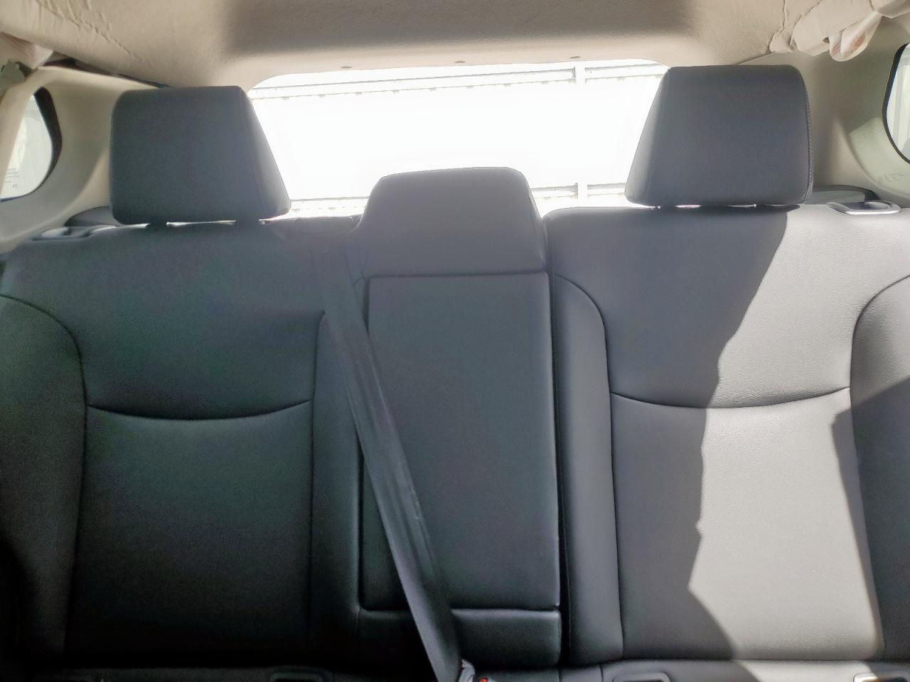 TOYOTA COROLLA CROSS XLE