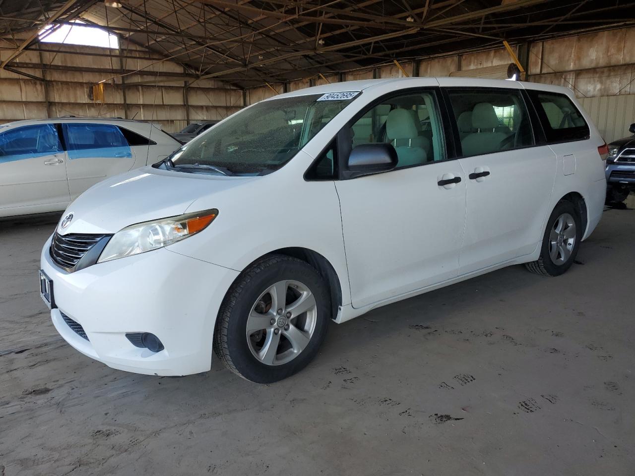 Lot #3315903090 2014 TOYOTA SIENNA