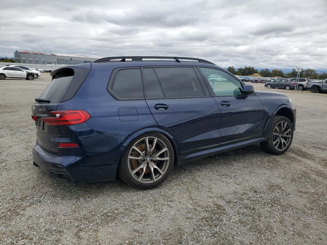 BMW X7 M50I