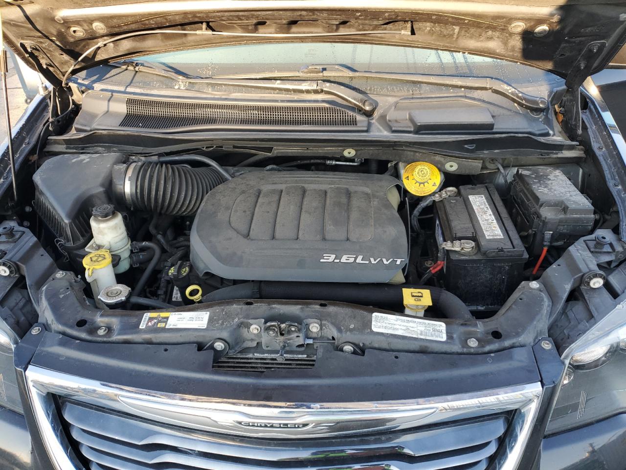 CHRYSLER TOWN & COUNTRY S