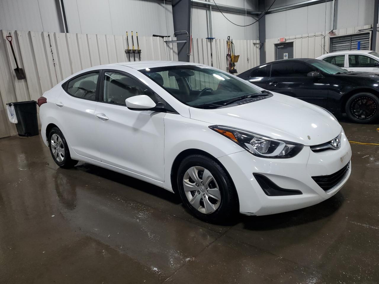 HYUNDAI ELANTRA SE