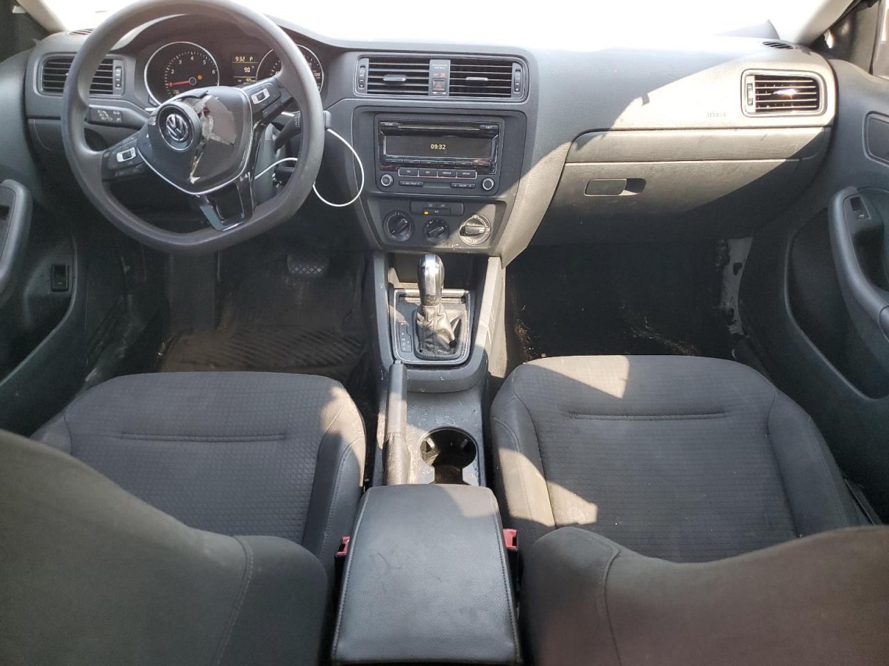 VOLKSWAGEN JETTA BASE