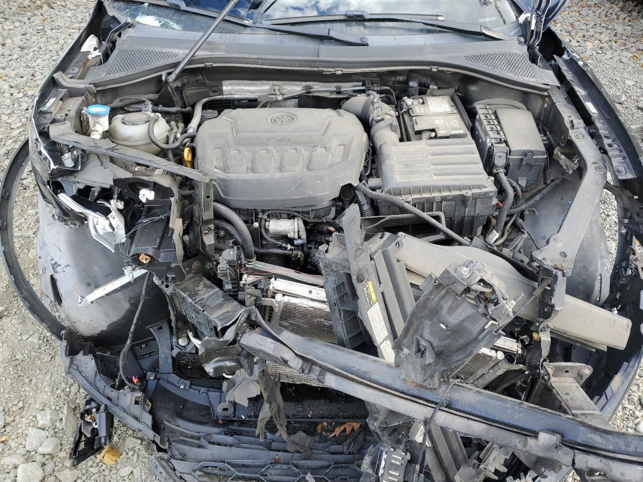 VOLKSWAGEN TIGUAN SE