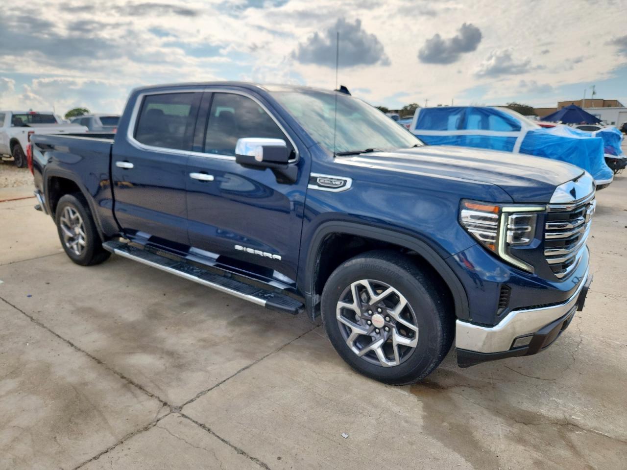 GMC SIERRA C1500 SLT