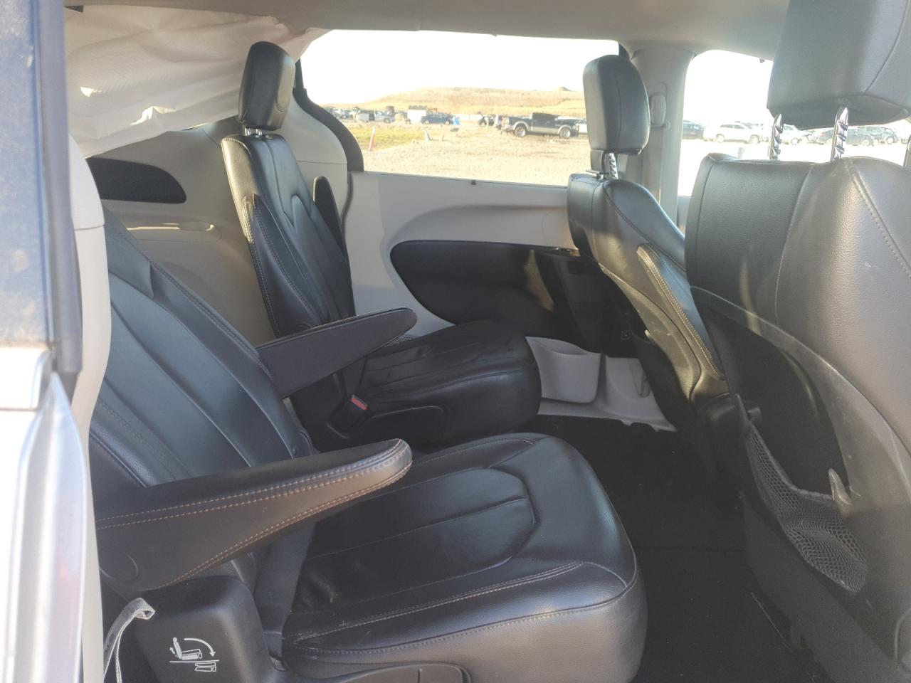 CHRYSLER PACIFICA TOURING L