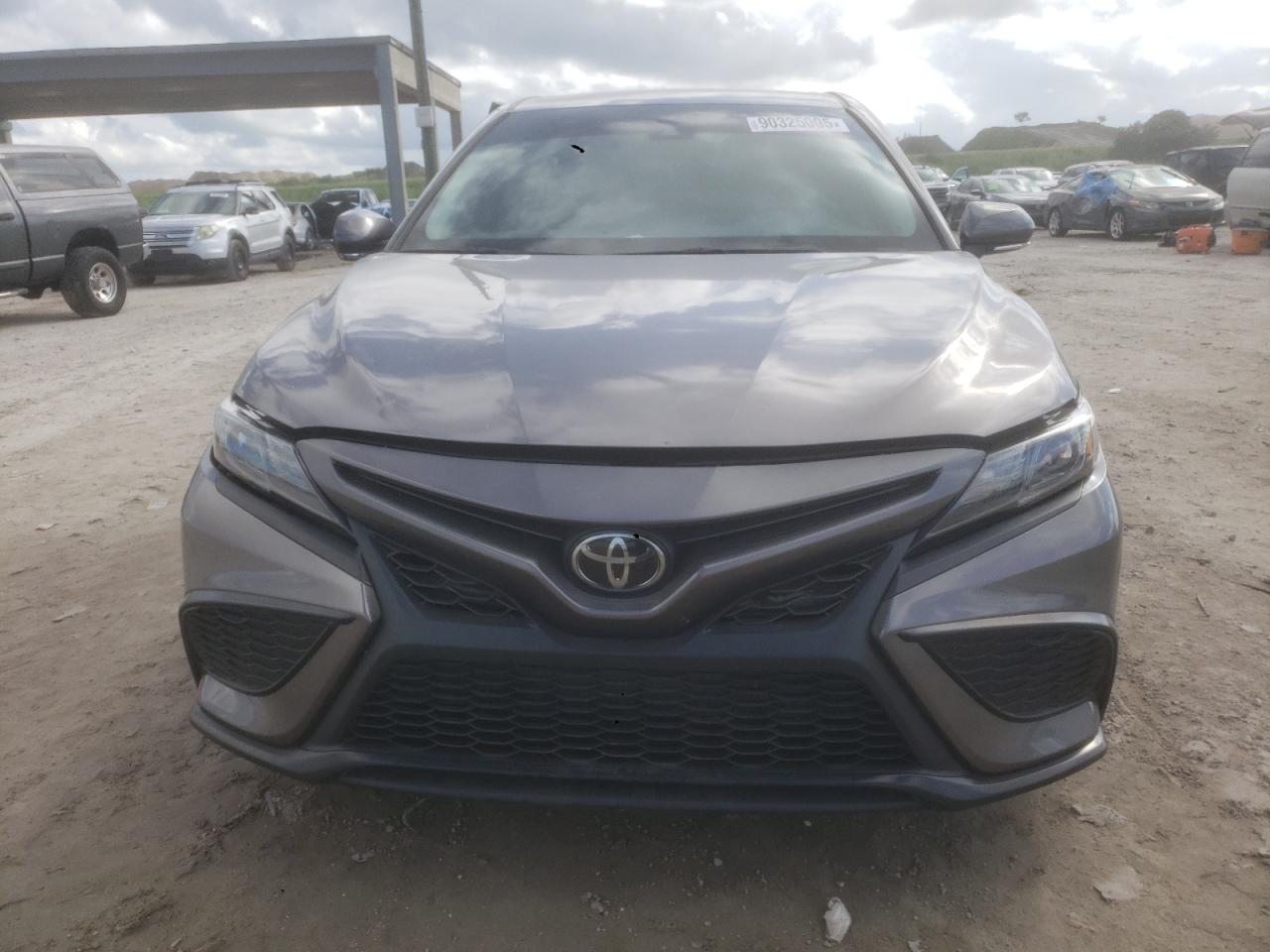 TOYOTA CAMRY SE NIGHT SHADE