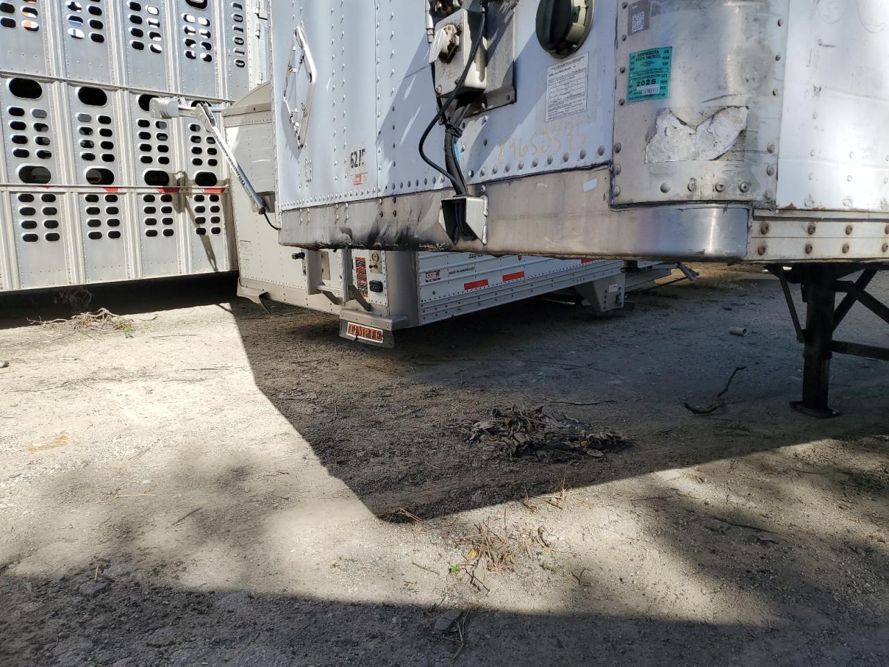 Lot #3285579273 2004 WABASH TRAILER