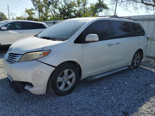 TOYOTA SIENNA XLE