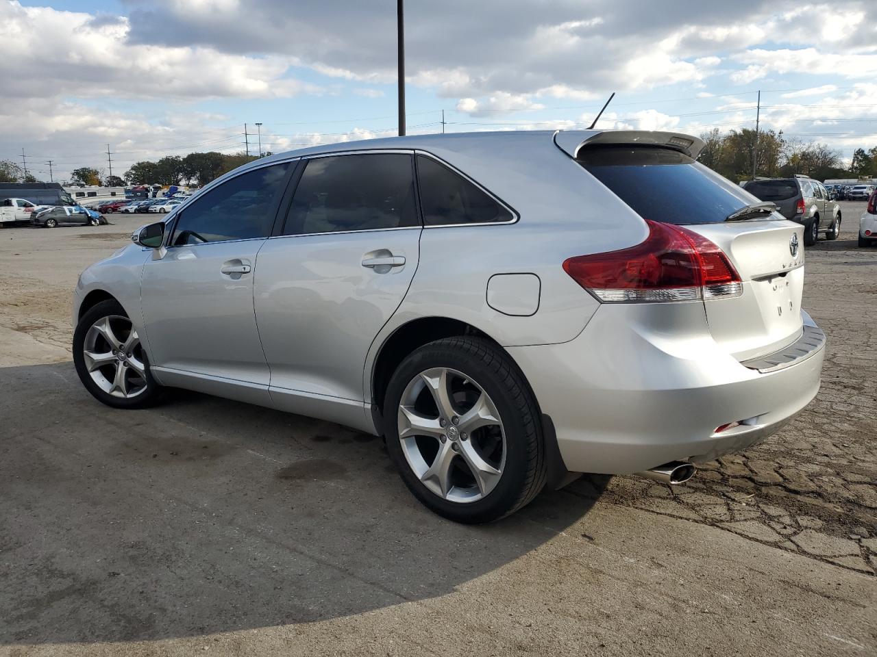 TOYOTA VENZA LE