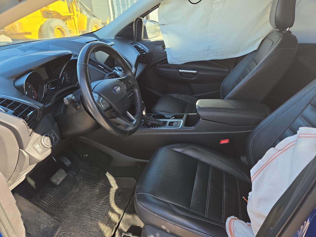 FORD ESCAPE TITANIUM