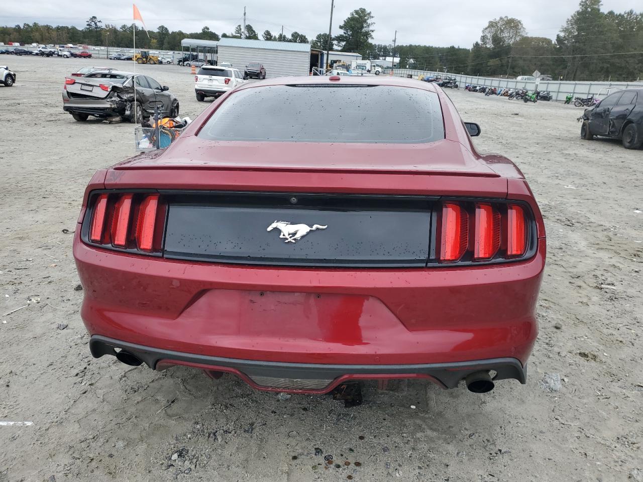 FORD MUSTANG