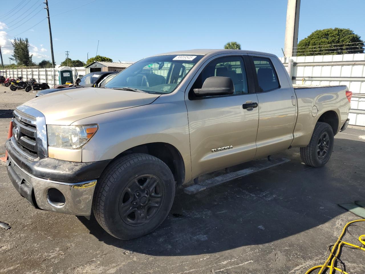 TOYOTA TUNDRA DOUBLE CAB SR5