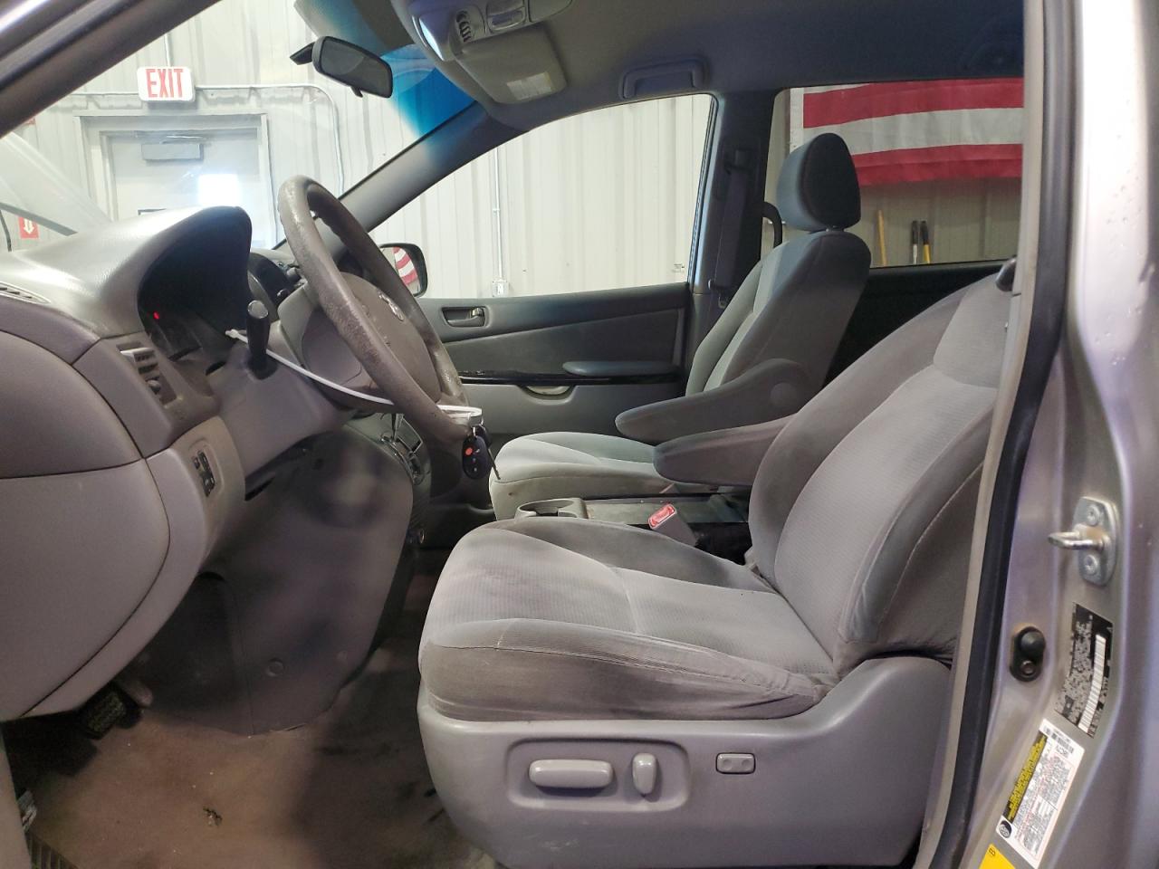 Lot #3275693958 2005 TOYOTA SIENNA LE