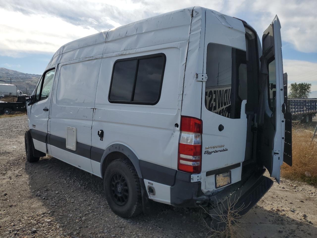Lot #3311887193 2015 MERCEDES-BENZ SPRINTER 2