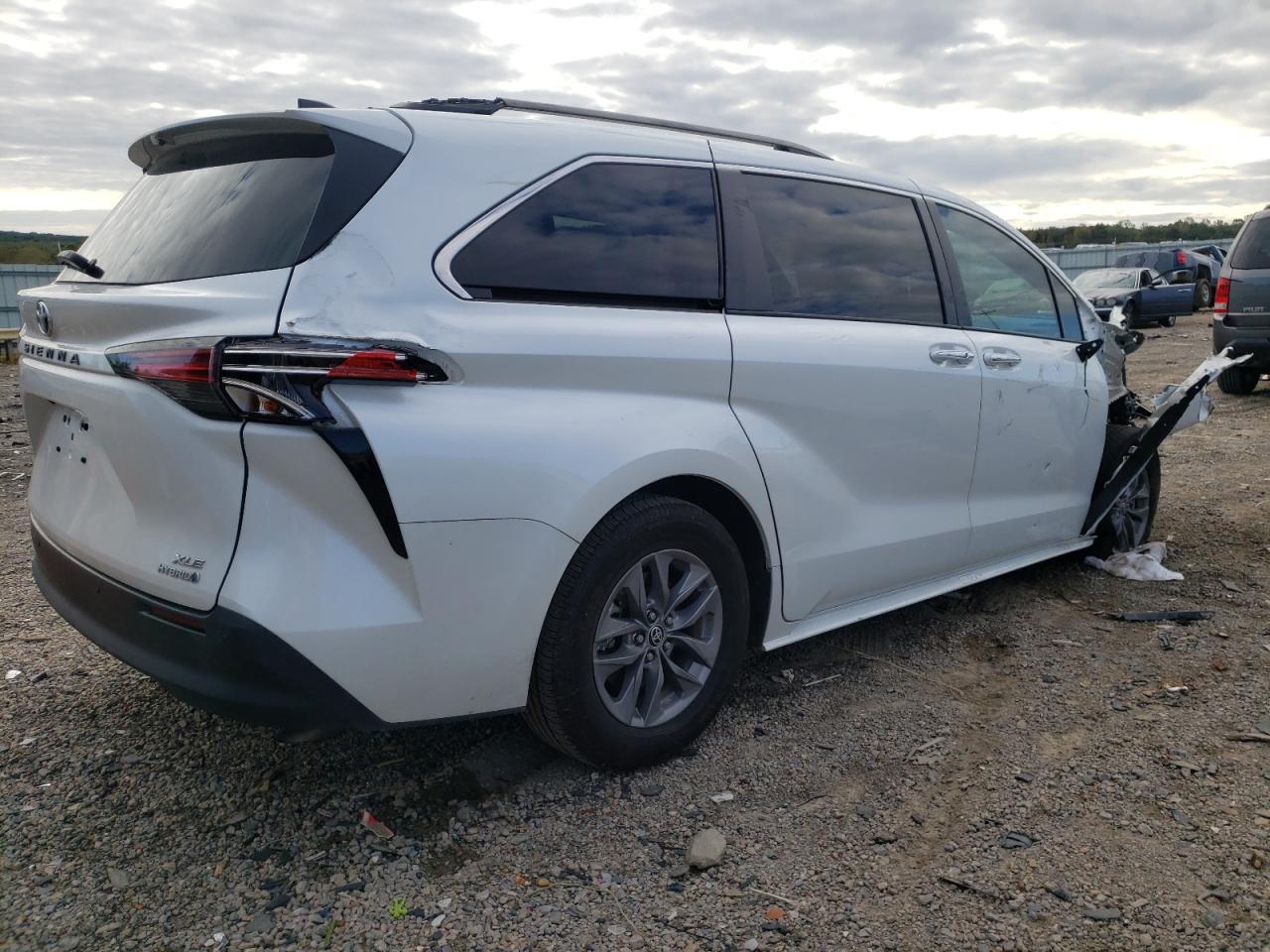 TOYOTA SIENNA XLE