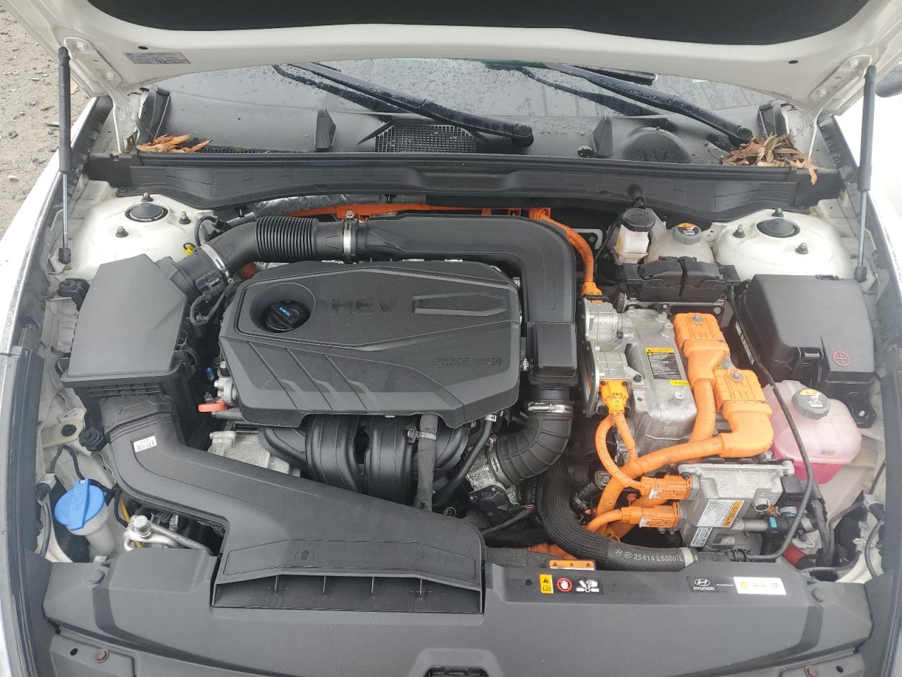 HYUNDAI SONATA HYBRID