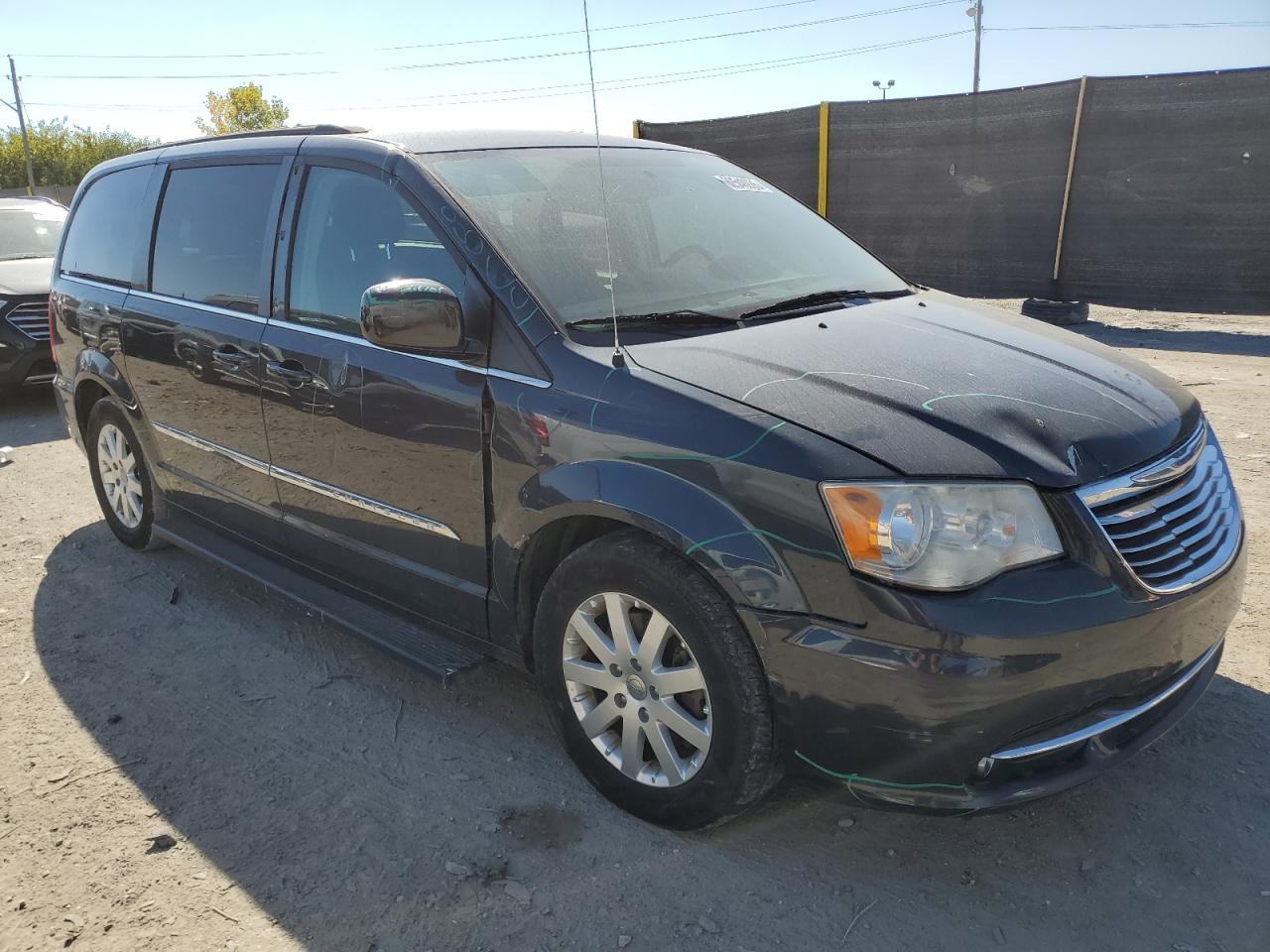 CHRYSLER TOWN & COUNTRY TOURING
