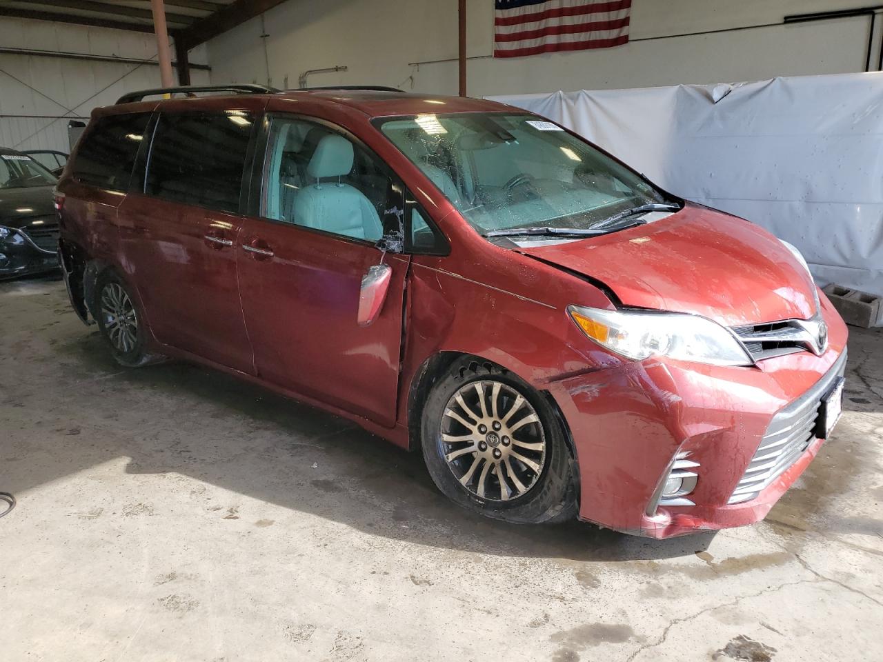 TOYOTA SIENNA XLE