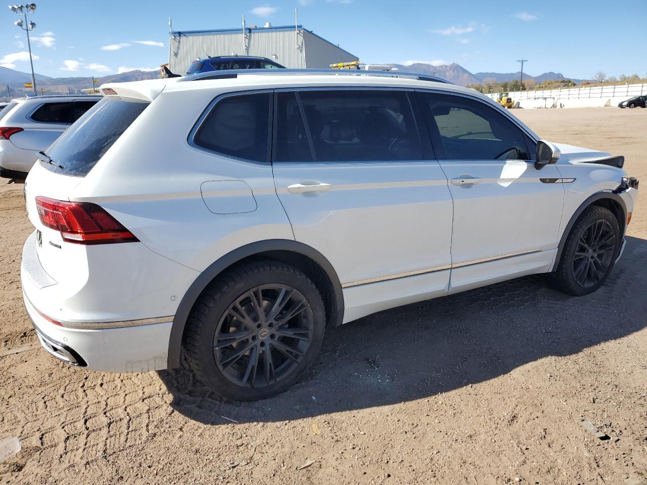 VOLKSWAGEN TIGUAN SEL R-LINE BLACK