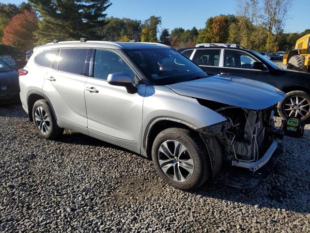 2022 TOYOTA HIGHLANDER 5TDHZRBH4NS221895