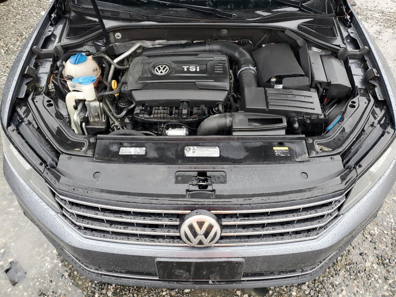 VOLKSWAGEN PASSAT SE