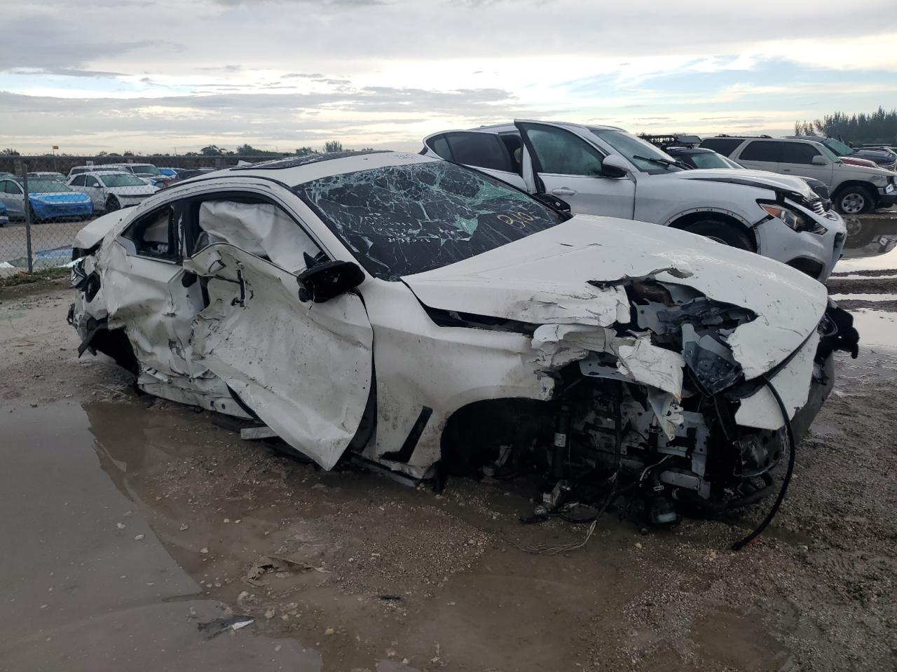 INFINITI Q60 RED SPORT 400
